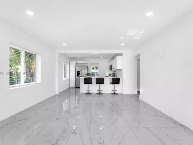 Продажа дома по адресу 2431 Coolidge St - фото 6891634