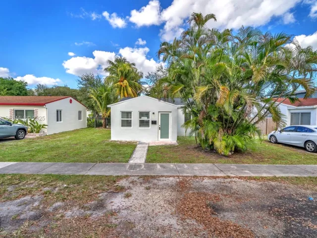 Продажа дома по адресу 2431 Coolidge St - фото 6891638