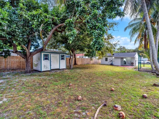 Продажа дома по адресу 2431 Coolidge St - фото 6891621