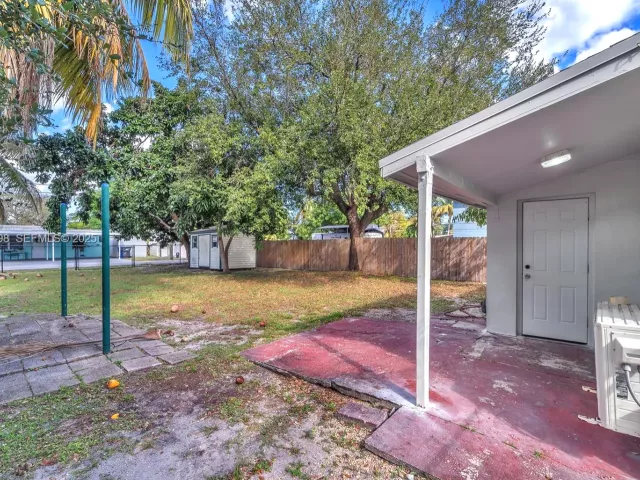 Продажа дома по адресу 2431 Coolidge St - фото 6891623