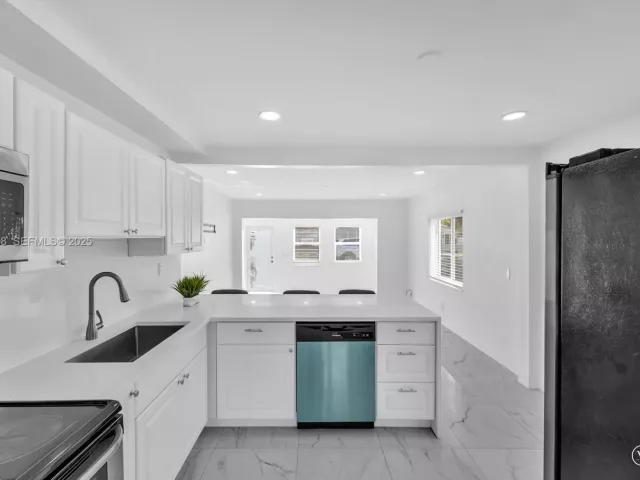 Продажа дома по адресу 2431 Coolidge St - фото 6891628