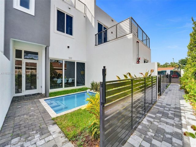 Дом в аренду по адресу 1224 NE 15th Avenue - фото 6874748