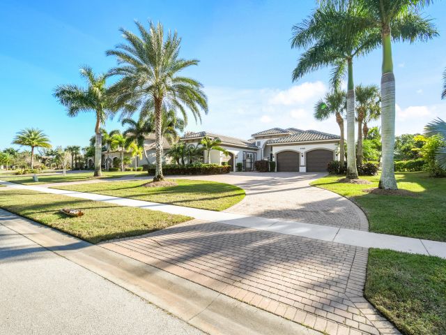 Продажа дома по адресу 7755 Maywood Crest Drive - фото 6893872