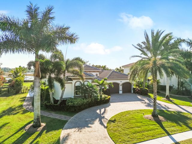 Продажа дома по адресу 7755 Maywood Crest Drive - фото 6893873