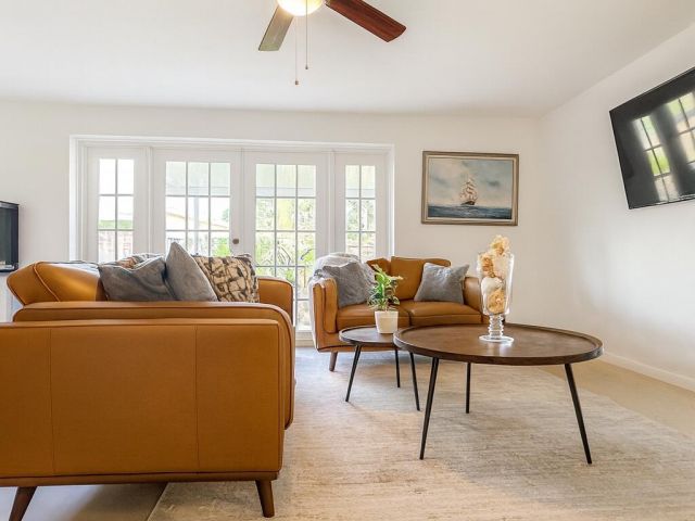 Продажа дома по адресу 2530 Myrica Road - фото 6893643