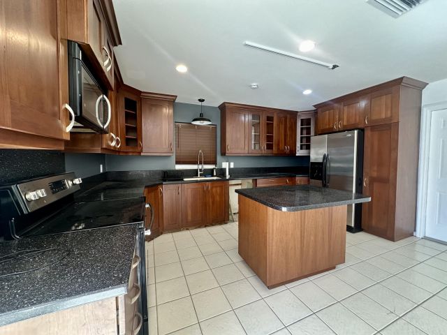 Дом в аренду по адресу 2030 Bonnie Street - фото 6894983