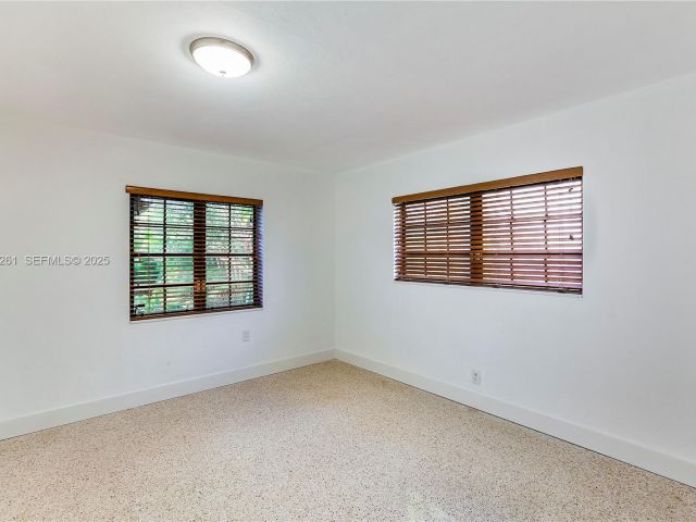 Дом в аренду по адресу 407 Minorca Ave - фото 6873689