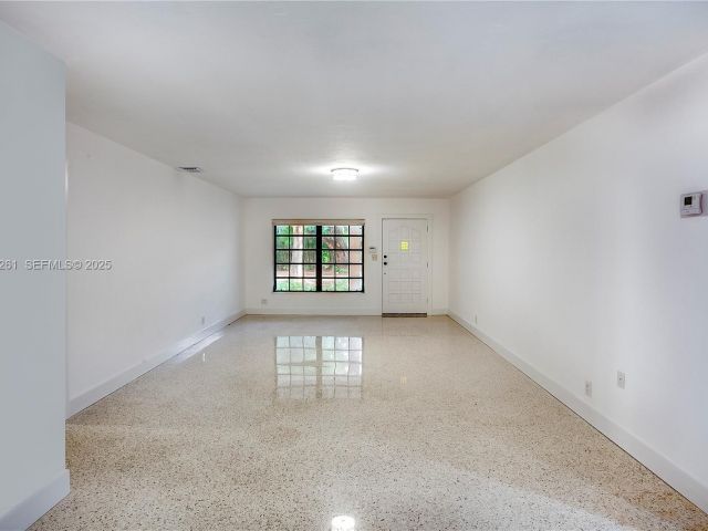 Дом в аренду по адресу 407 Minorca Ave - фото 6873695