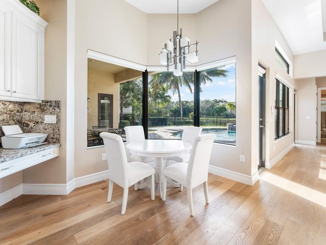 Продажа дома по адресу 16631 Chesapeake Bay Court - фото 6875631