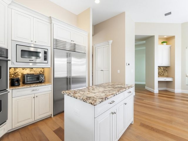 Продажа дома по адресу 16631 Chesapeake Bay Court - фото 6875632