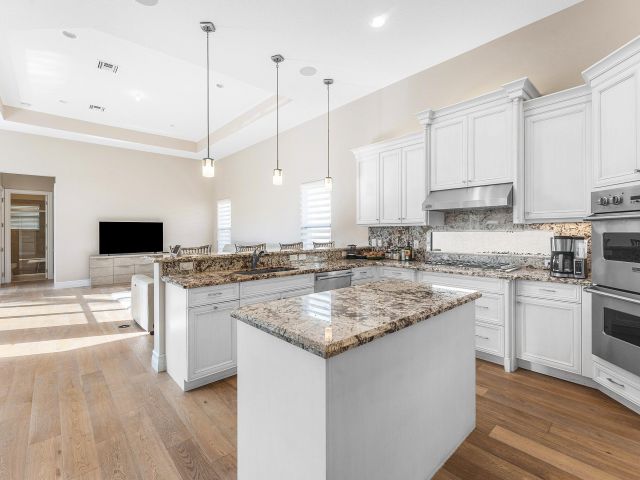 Продажа дома по адресу 16631 Chesapeake Bay Court - фото 6875634