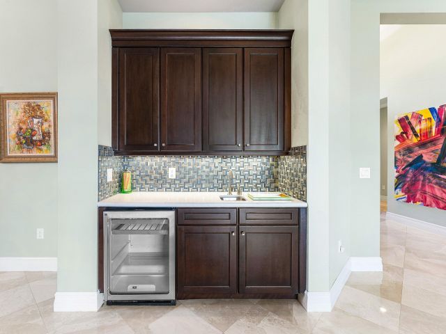 Продажа дома по адресу 16631 Chesapeake Bay Court - фото 6875638