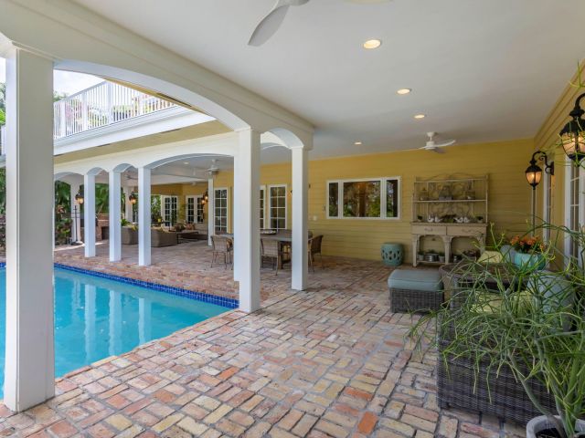 Продажа дома по адресу 2883 Banyan Boulevard Circle NW - фото 6894805