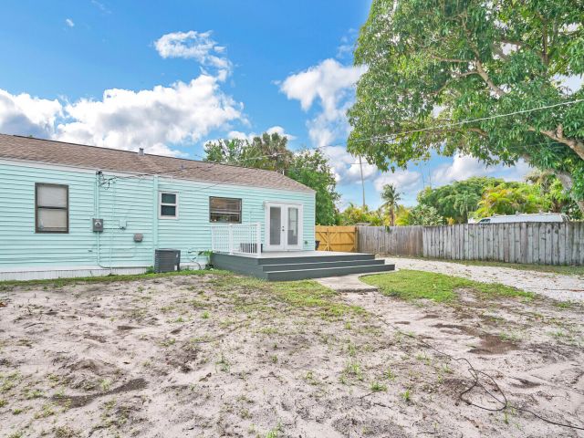 Дом в аренду по адресу 413 36th Street - фото 6894109