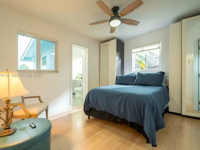 Продажа дома по адресу 269 SE 8th Ave - фото 7804695