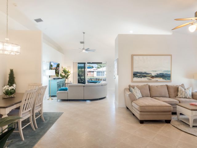 Продажа дома по адресу 9319 Sapphire Cove Drive - фото 6906711