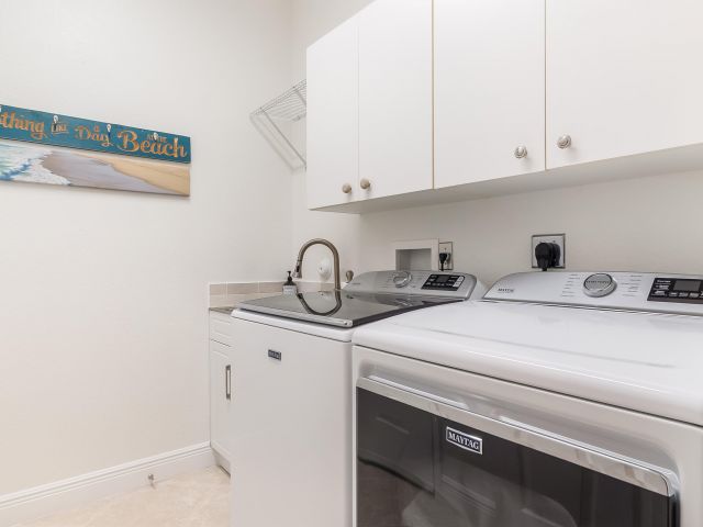 Продажа дома по адресу 9319 Sapphire Cove Drive - фото 6906712