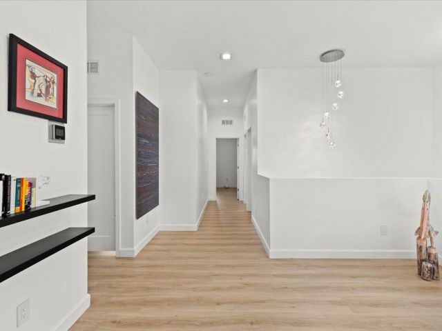 Дом в аренду по адресу 4931 Whispering Way - фото 6875667