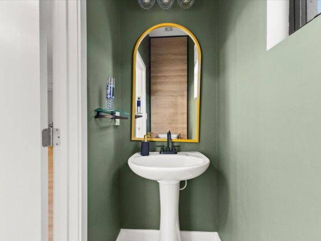 Дом в аренду по адресу 4931 Whispering Way - фото 6875669