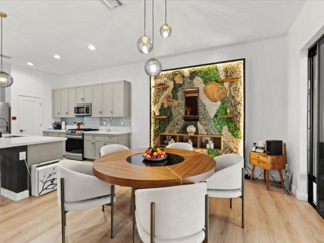 Дом в аренду по адресу 4931 Whispering Way - фото 6875671