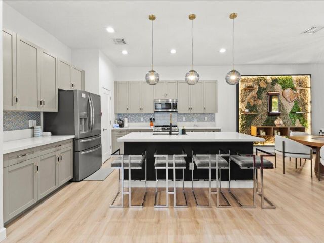 Дом в аренду по адресу 4931 Whispering Way - фото 6875675