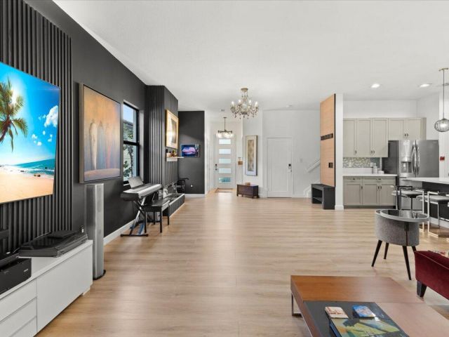 Дом в аренду по адресу 4931 Whispering Way - фото 6875677