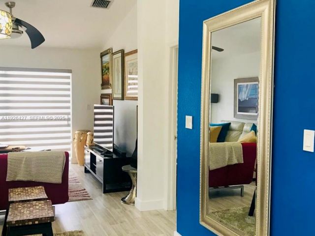 Дом в аренду по адресу 5072 NW 115th Ct - фото 7463923