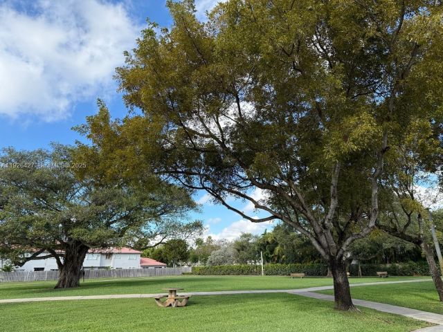 Дом в аренду по адресу 5072 NW 115th Ct - фото 7463946