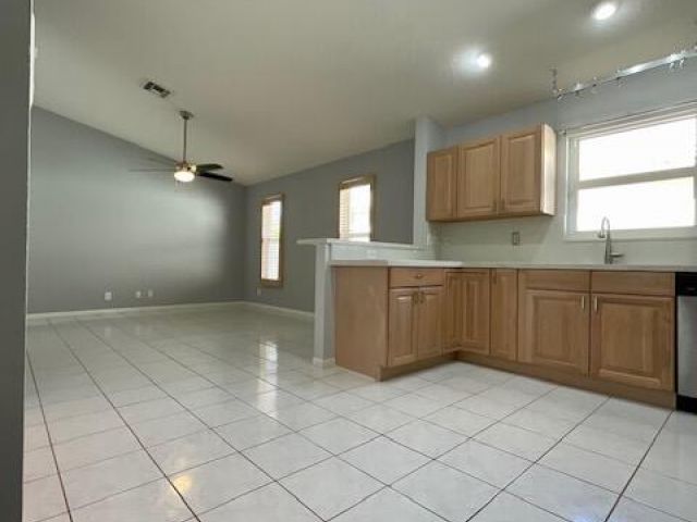 Дом в аренду по адресу 7954 Stirling Bridge Boulevard S - фото 6875414