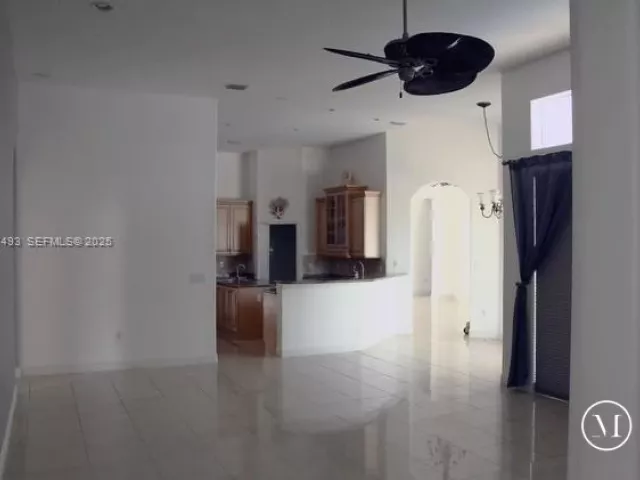 Дом в аренду по адресу 2640 Fairways Dr - фото 6874853