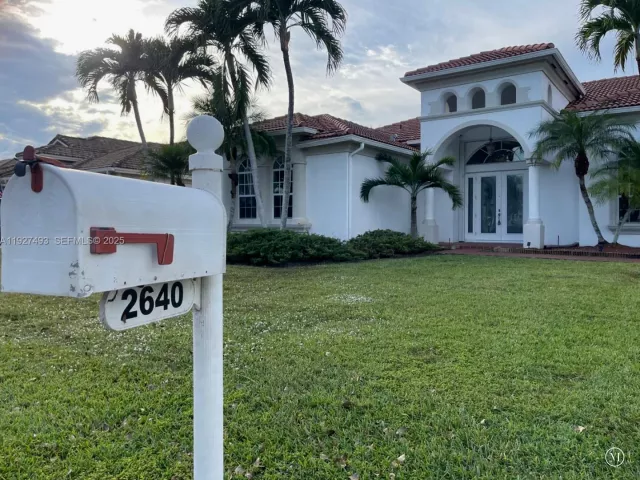 Дом в аренду по адресу 2640 Fairways Dr - фото 6874861