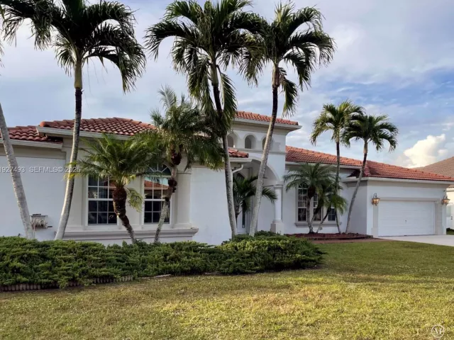 Дом в аренду по адресу 2640 Fairways Dr - фото 6874862