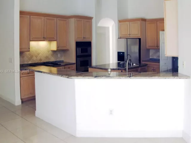 Дом в аренду по адресу 2640 Fairways Dr - фото 6874849