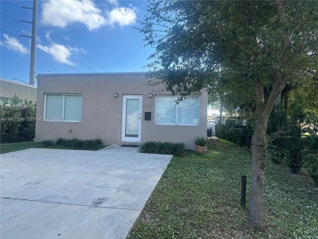 Дом в аренду по адресу 2206 Simms St 2206 - фото 7516449