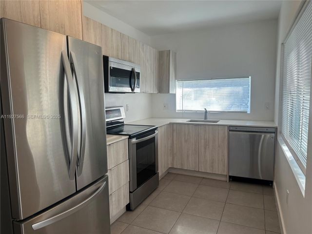 Дом в аренду по адресу 2206 Simms St 2206 - фото 7516462