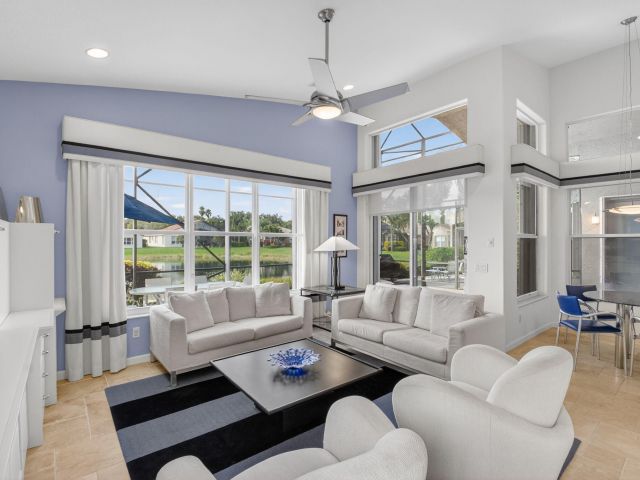 Продажа дома по адресу 13197 Alhambra Lake Circle - фото 6883487