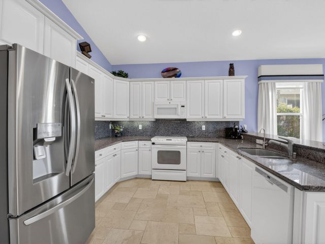 Продажа дома по адресу 13197 Alhambra Lake Circle - фото 6883493