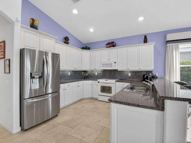 Продажа дома по адресу 13197 Alhambra Lake Circle - фото 6883494