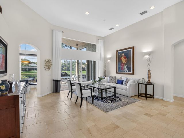 Продажа дома по адресу 13197 Alhambra Lake Circle - фото 6883498