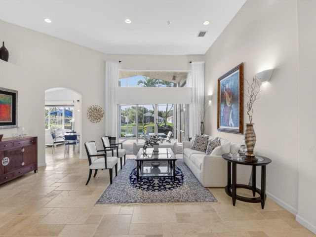 Продажа дома по адресу 13197 Alhambra Lake Circle - фото 6883500