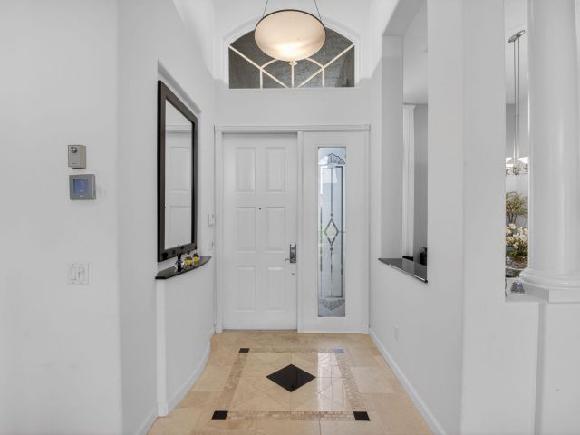 Продажа дома по адресу 13197 Alhambra Lake Circle - фото 6883501