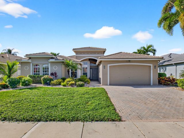 Продажа дома по адресу 13197 Alhambra Lake Circle - фото 6883502