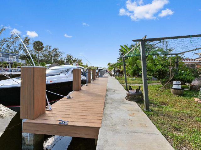 Продажа дома по адресу 2576 SE 14th Street - фото 6893408