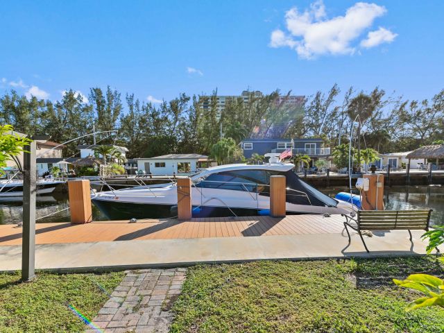 Продажа дома по адресу 2576 SE 14th Street - фото 6893409