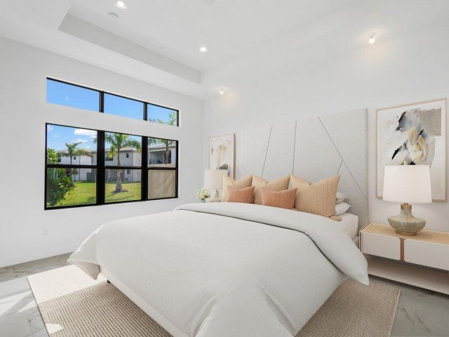 Продажа дома по адресу 8254 Royal County Down Road - фото 6894935