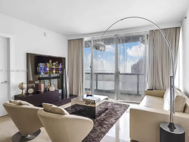 Продажа квартиры #2405 - фото 6878993