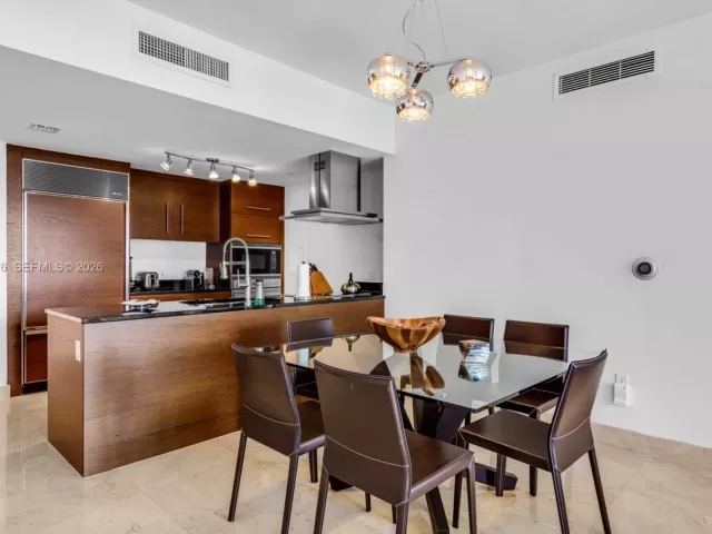 Продажа квартиры #2405 - фото 6878995