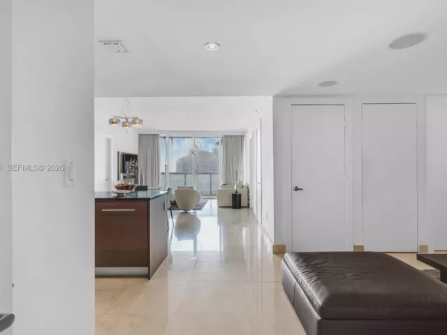 Продажа квартиры #2405 - фото 6878997