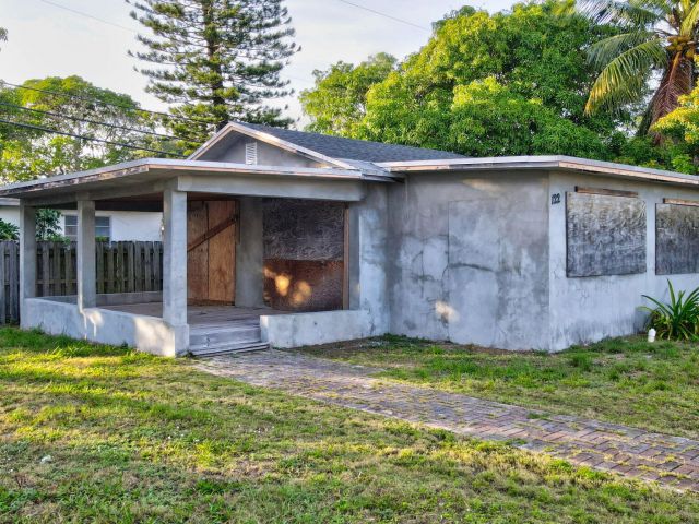 Продажа дома по адресу 122 SW 8th Avenue - фото 6890925