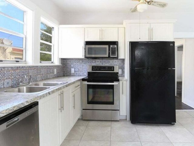 Дом в аренду по адресу 4009 Garden Avenue A - фото 6894075